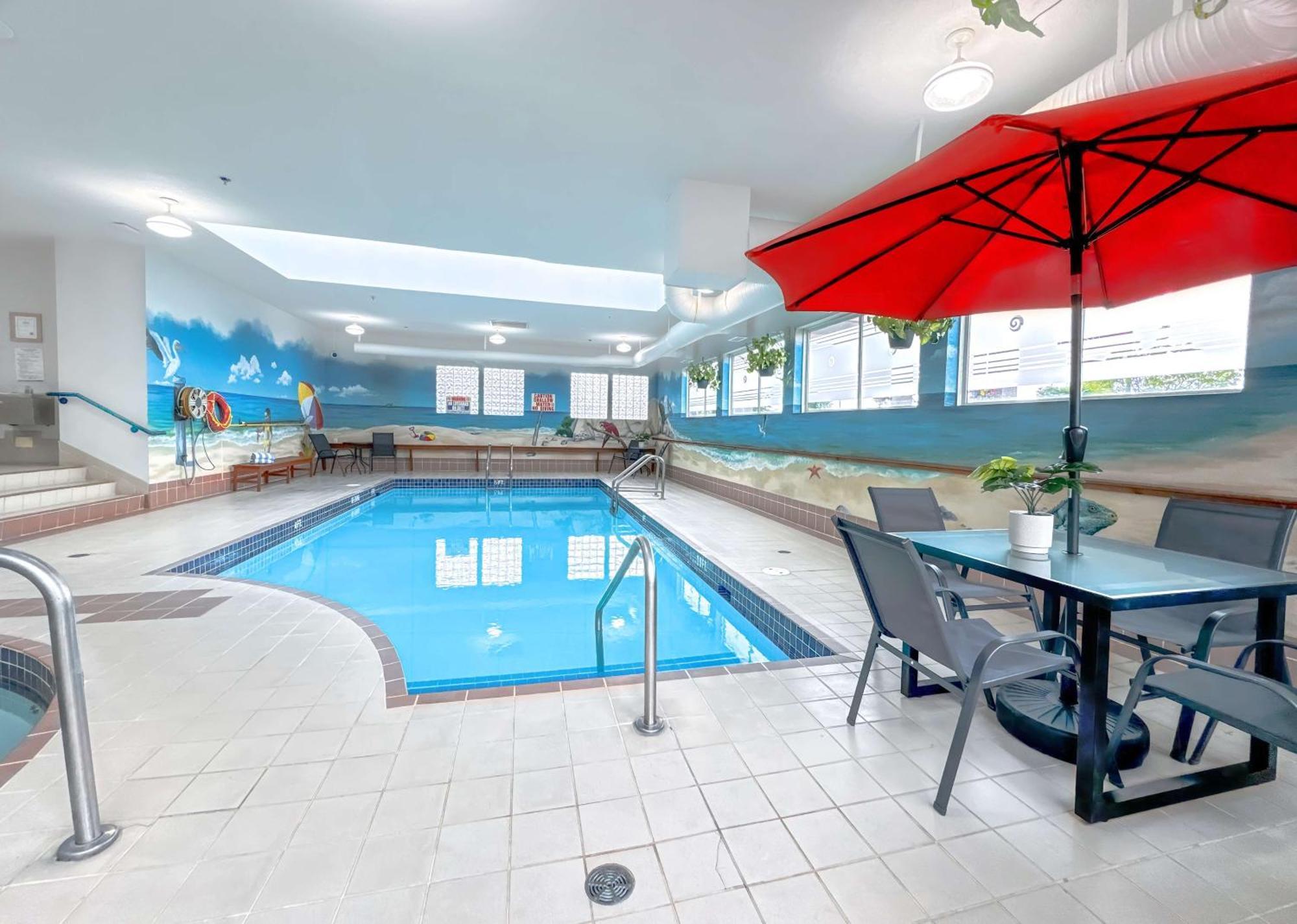 Coast Abbotsford Hotel & Suites Exterior foto